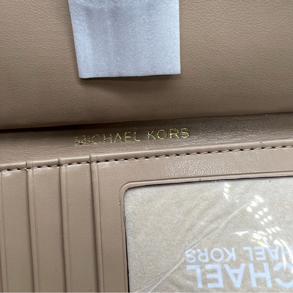 Michael Kors DoubleZip Wallet Wristlet
Phone Case - Picture 10 of 11